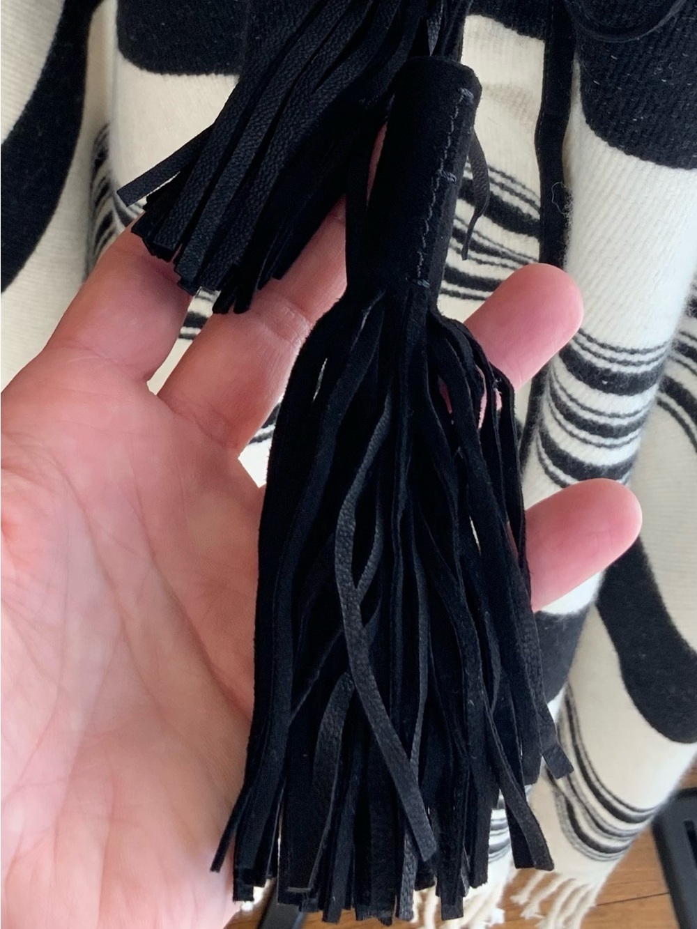 ETRO MILANO Black and Cream Mantella Cape - Picture 3 of 7